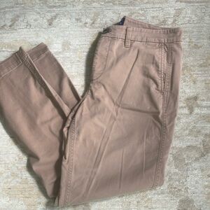 J.Crew high-rise girlfriend Chino size 6 in the traditional khaki